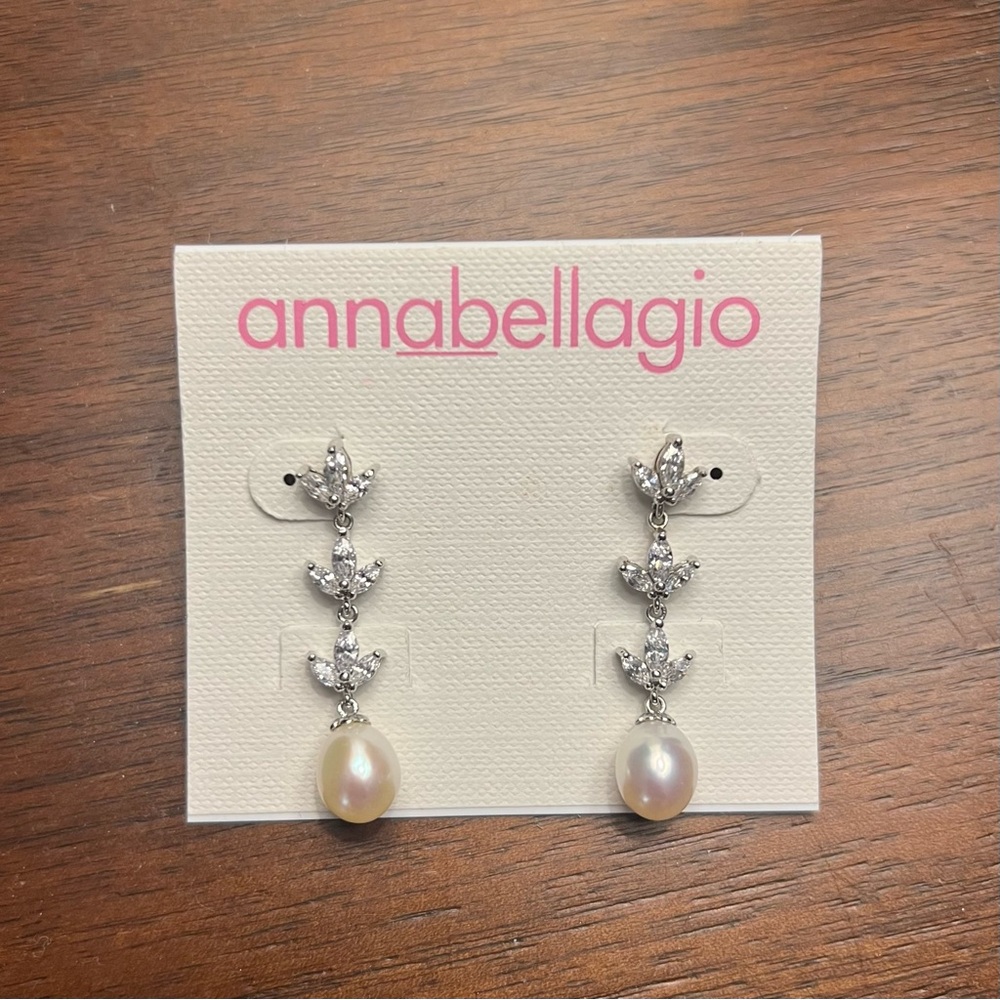 Anna Bellagio drop pearl earring - Picture 3 of 5